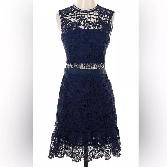 Romeo & Juliet Couture, Rich Navy, Floral Cut-Lace,Unique Design, EUC, Size S - Picture 10 of 14